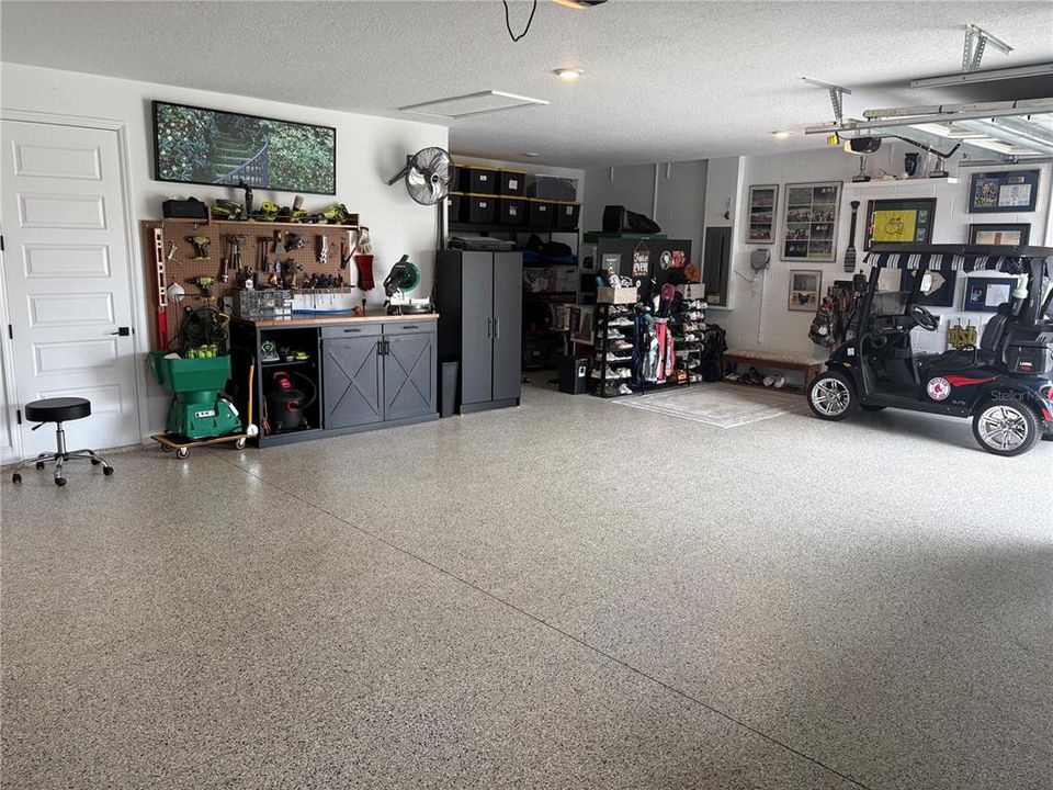 En Venta: $799,900 (3 camas, 3 baños, 2451 Pies cuadrados)