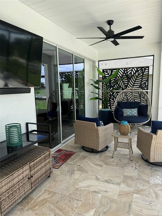 En Venta: $799,900 (3 camas, 3 baños, 2451 Pies cuadrados)