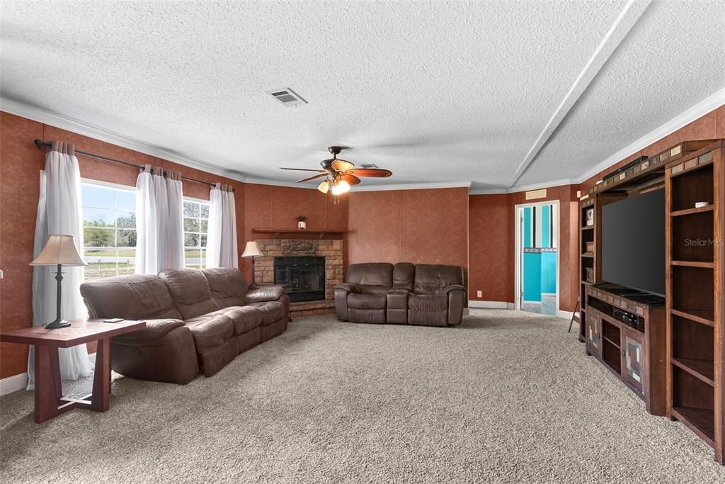 Active With Contract: $369,000 (4 beds, 2 baths, 2280 Square Feet)