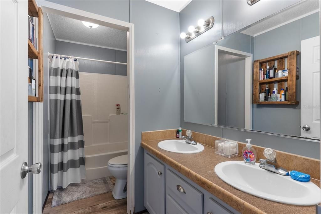 Active With Contract: $369,000 (4 beds, 2 baths, 2280 Square Feet)
