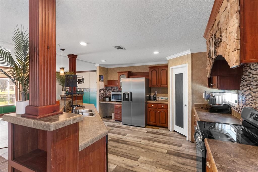 Active With Contract: $369,000 (4 beds, 2 baths, 2280 Square Feet)
