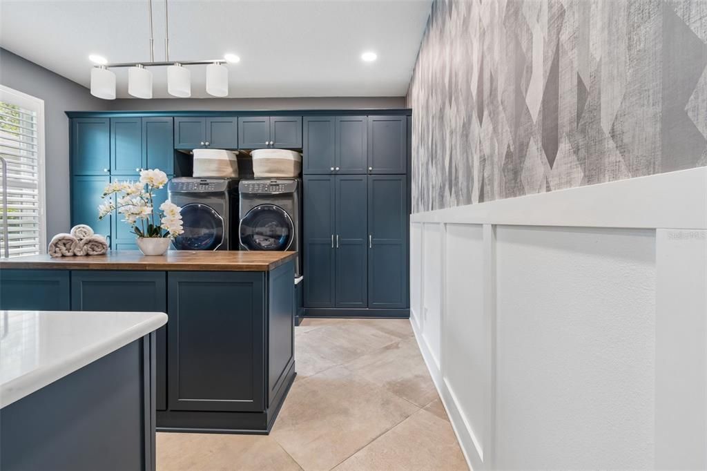 For Sale: $1,345,000 (4 beds, 4 baths, 3738 Square Feet)