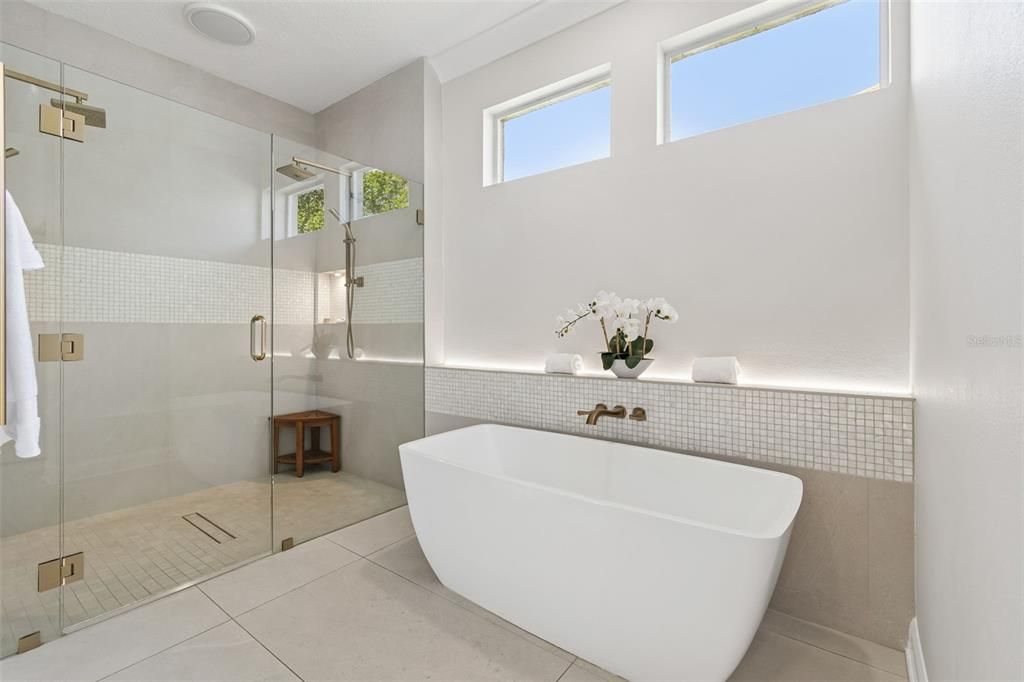 For Sale: $1,345,000 (4 beds, 4 baths, 3738 Square Feet)