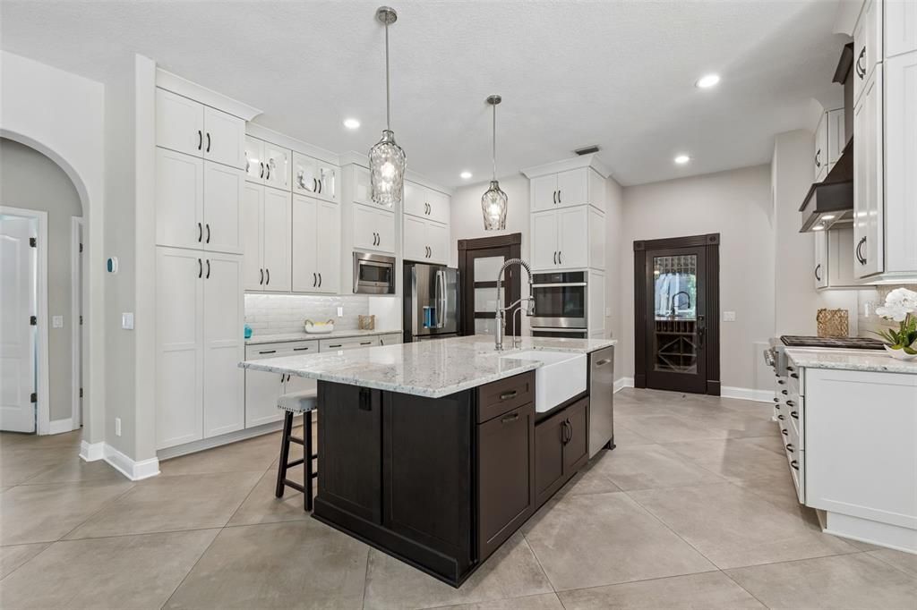For Sale: $1,345,000 (4 beds, 4 baths, 3738 Square Feet)