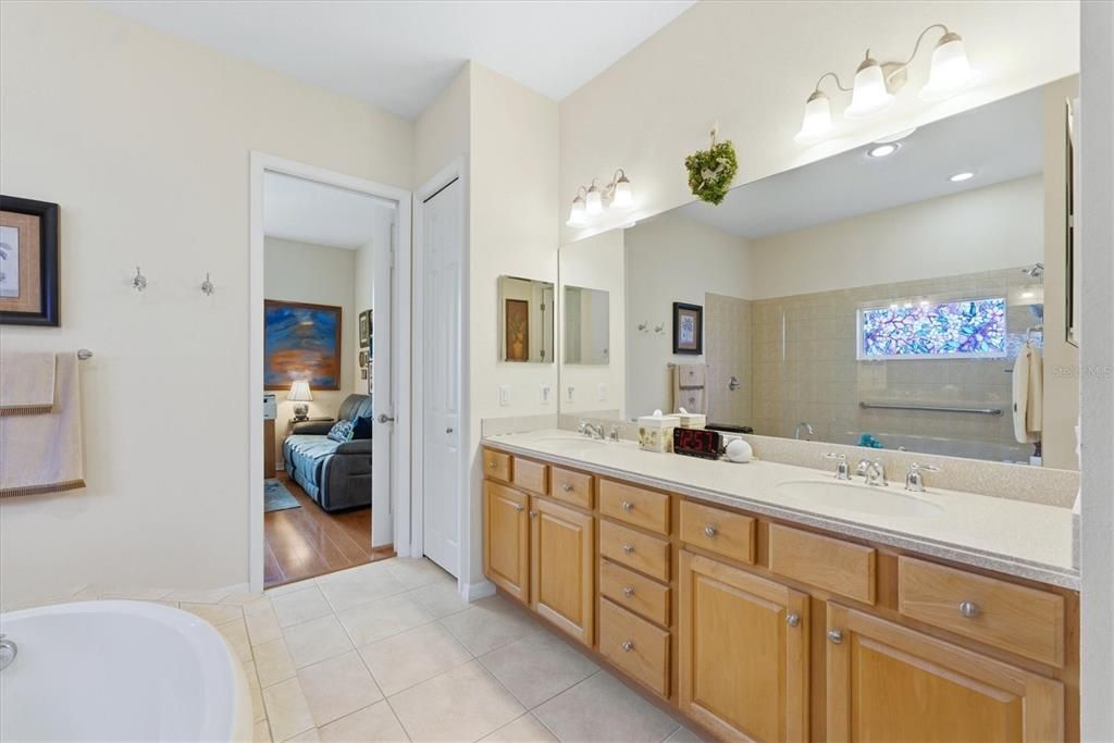 Active With Contract: $678,000 (4 beds, 3 baths, 2928 Square Feet)