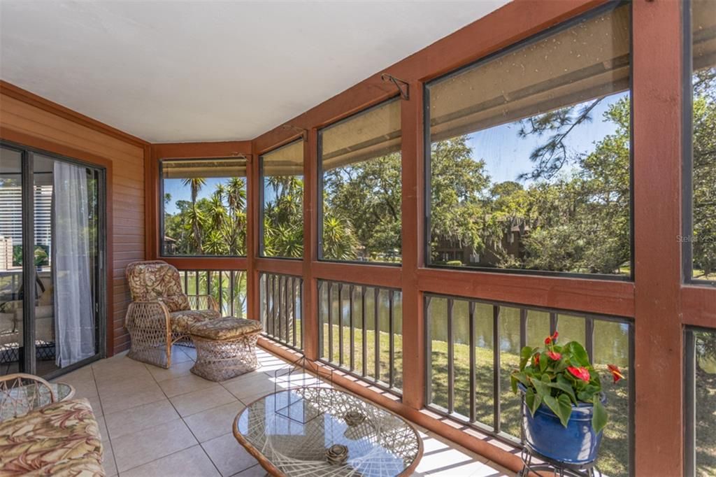 For Sale: $214,200 (2 beds, 2 baths, 1098 Square Feet)