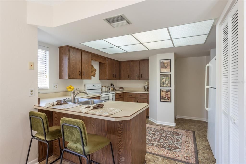 For Sale: $214,200 (2 beds, 2 baths, 1098 Square Feet)