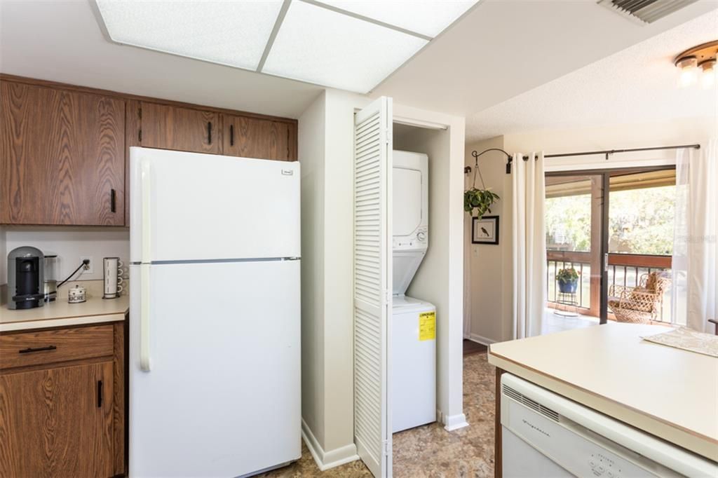 For Sale: $214,200 (2 beds, 2 baths, 1098 Square Feet)