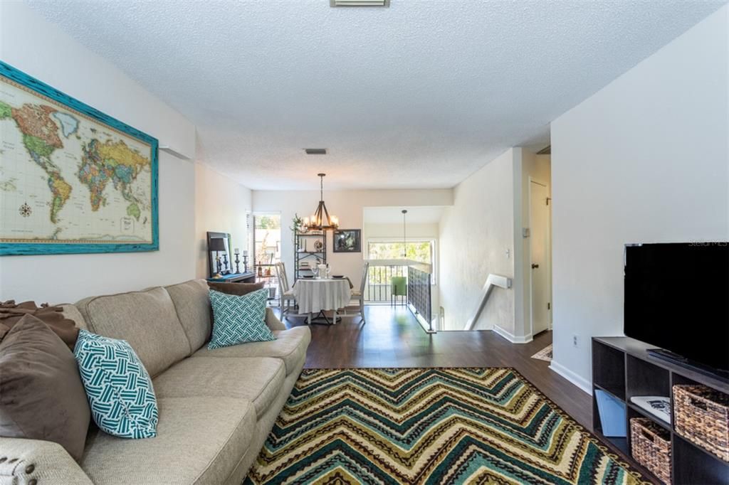 For Sale: $214,200 (2 beds, 2 baths, 1098 Square Feet)