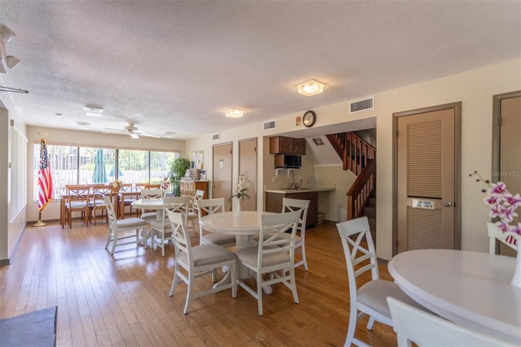 For Sale: $214,200 (2 beds, 2 baths, 1098 Square Feet)