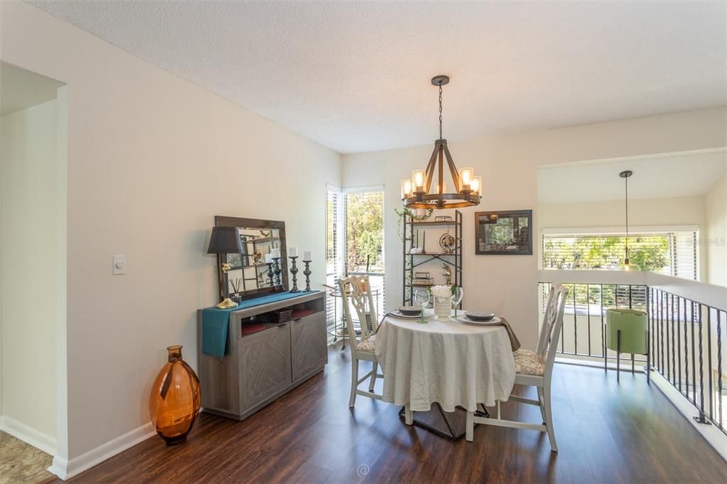 For Sale: $214,200 (2 beds, 2 baths, 1098 Square Feet)
