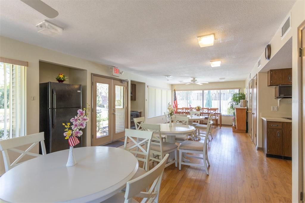 For Sale: $214,200 (2 beds, 2 baths, 1098 Square Feet)