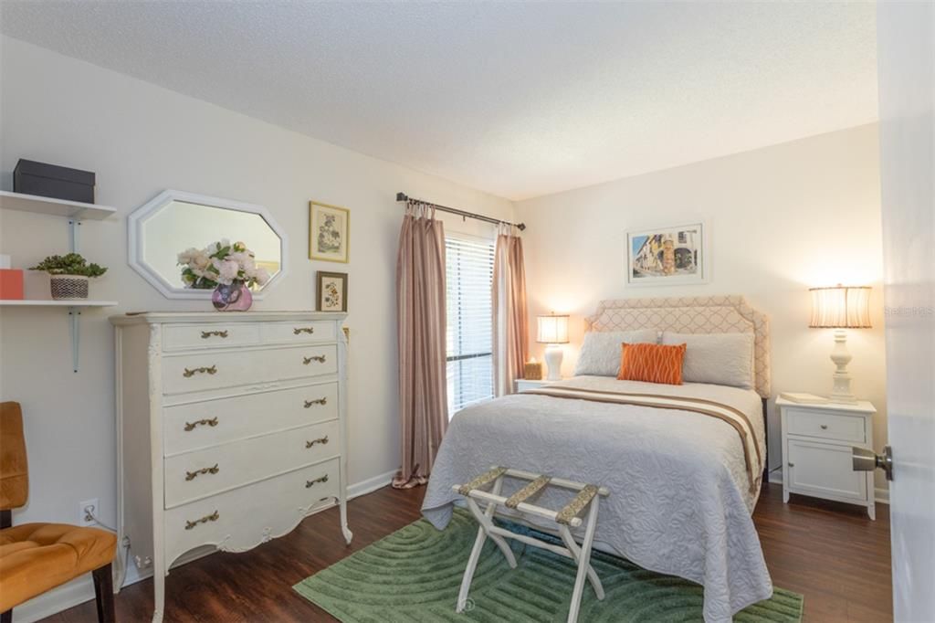 For Sale: $214,200 (2 beds, 2 baths, 1098 Square Feet)