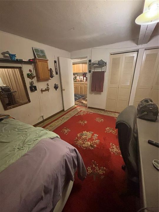 На продажу: $194,900 (2 спален, 1 ванн, 1040 Квадратных фут)