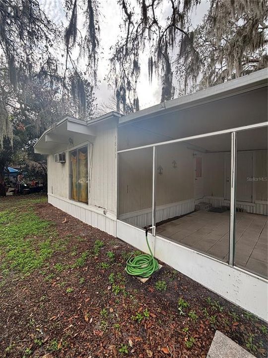 На продажу: $194,900 (2 спален, 1 ванн, 1040 Квадратных фут)