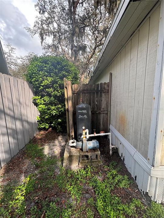 На продажу: $194,900 (2 спален, 1 ванн, 1040 Квадратных фут)