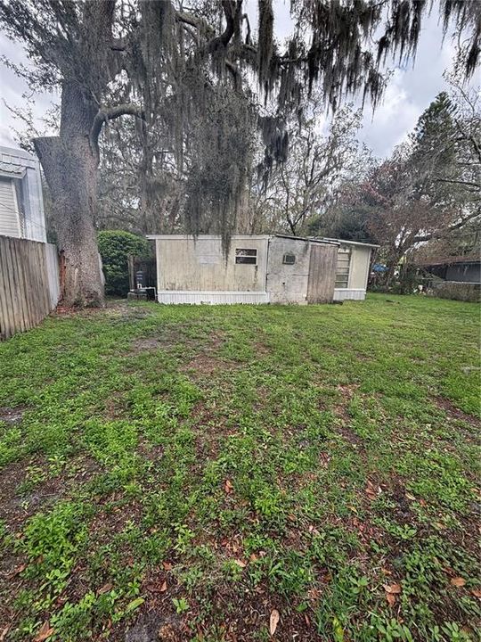 На продажу: $194,900 (2 спален, 1 ванн, 1040 Квадратных фут)