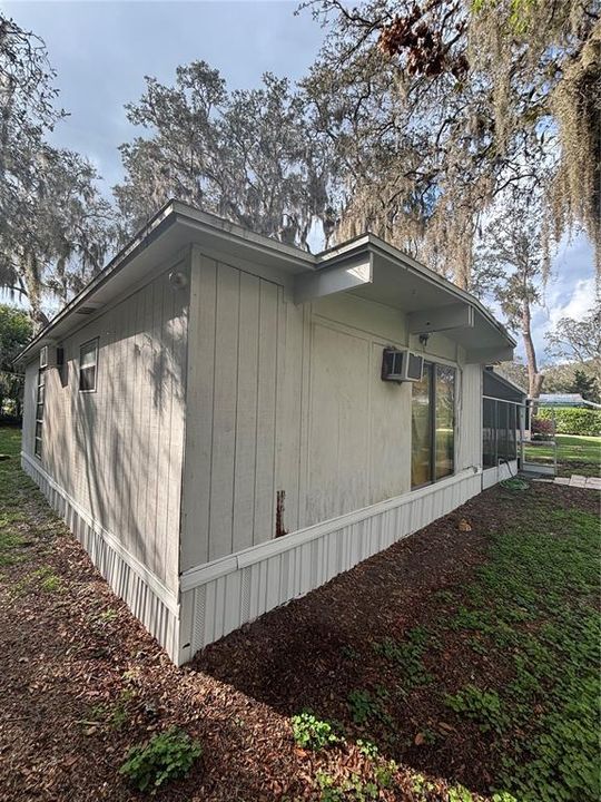 На продажу: $194,900 (2 спален, 1 ванн, 1040 Квадратных фут)