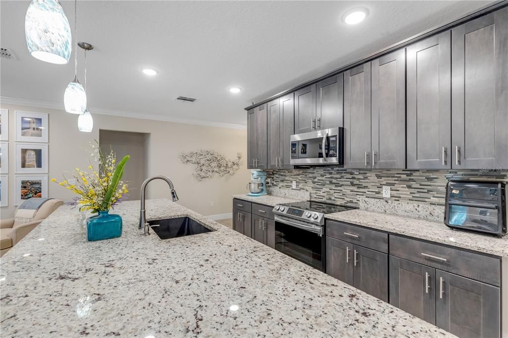 Active With Contract: $499,000 (4 beds, 2 baths, 1964 Square Feet)