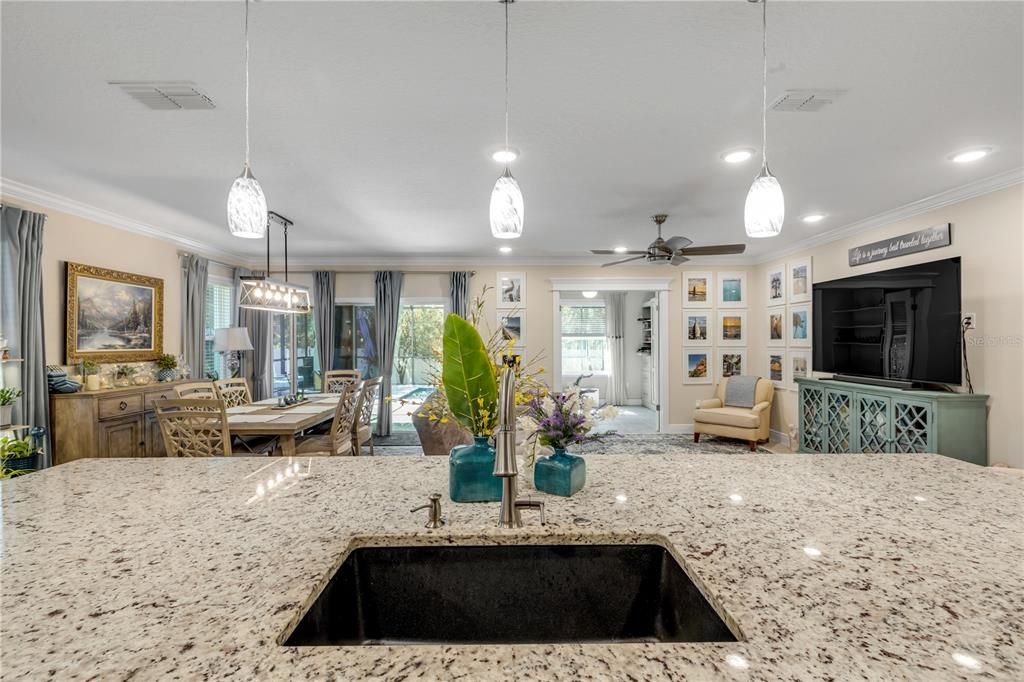 Active With Contract: $499,000 (4 beds, 2 baths, 1964 Square Feet)