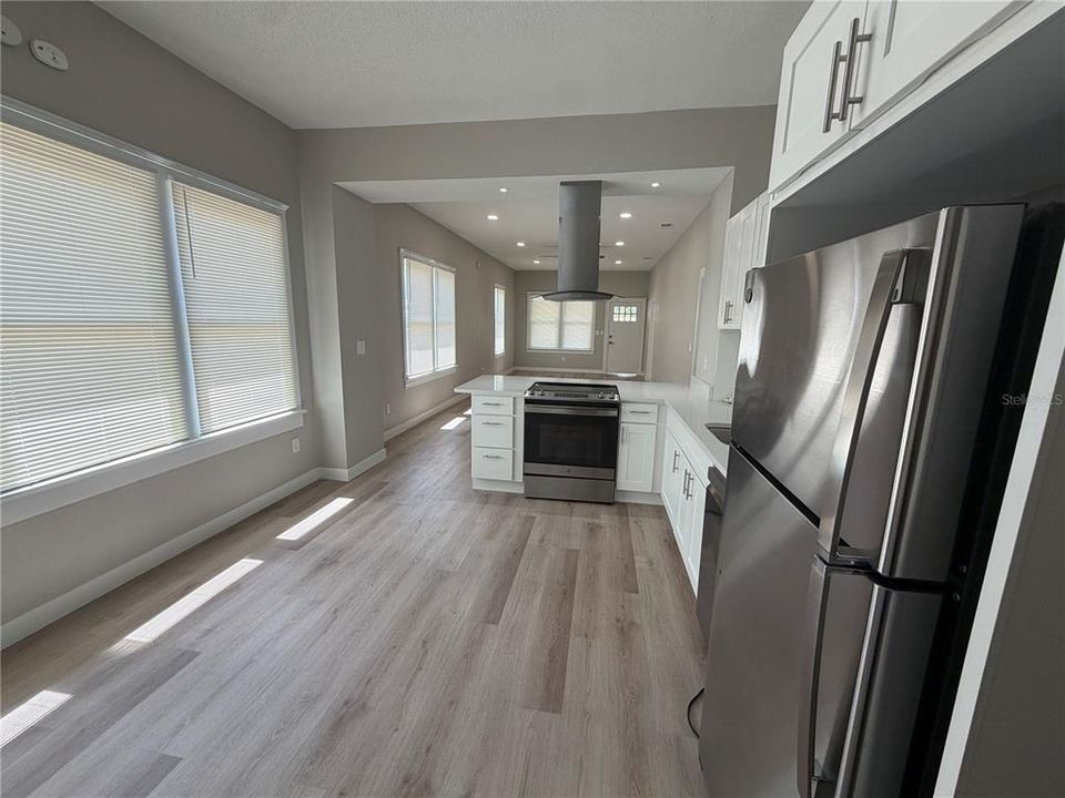 For Sale: $205,000 (4 beds, 2 baths, 1296 Square Feet)