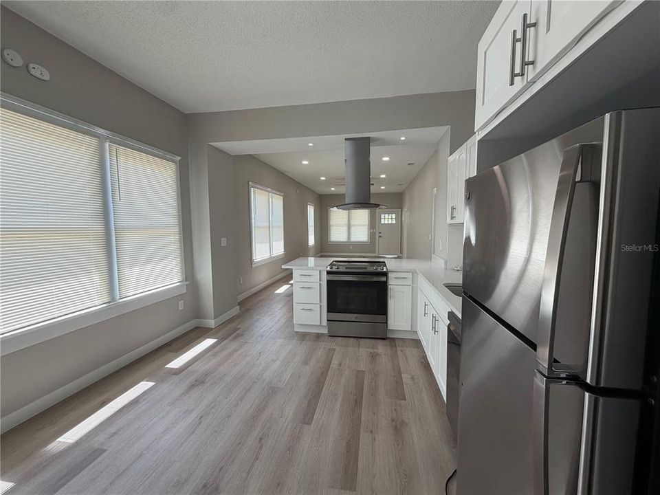 For Sale: $205,000 (4 beds, 2 baths, 1296 Square Feet)