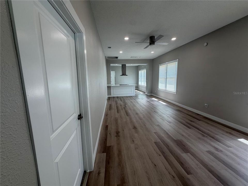 For Sale: $205,000 (4 beds, 2 baths, 1296 Square Feet)