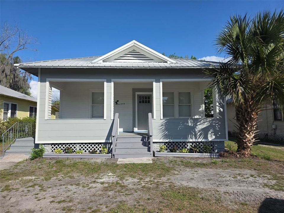 For Sale: $205,000 (4 beds, 2 baths, 1296 Square Feet)