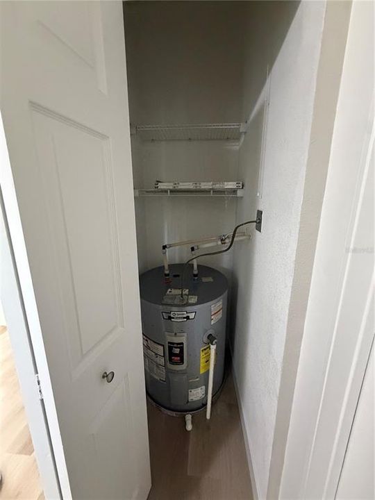 For Sale: $205,000 (4 beds, 2 baths, 1296 Square Feet)
