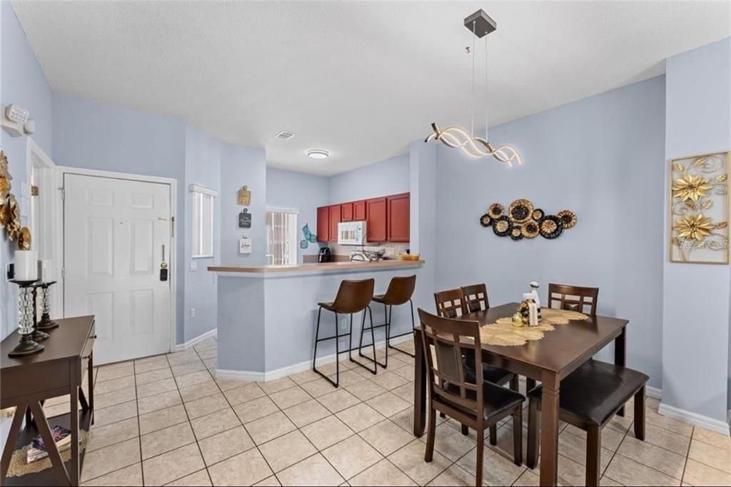 For Rent: $1,900 (3 beds, 2 baths, 1291 Square Feet)