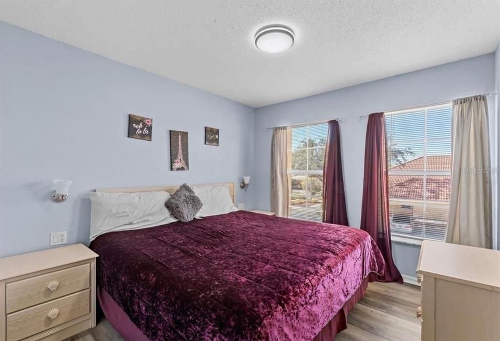 For Rent: $1,900 (3 beds, 2 baths, 1291 Square Feet)