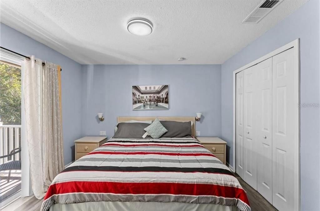 For Rent: $1,900 (3 beds, 2 baths, 1291 Square Feet)