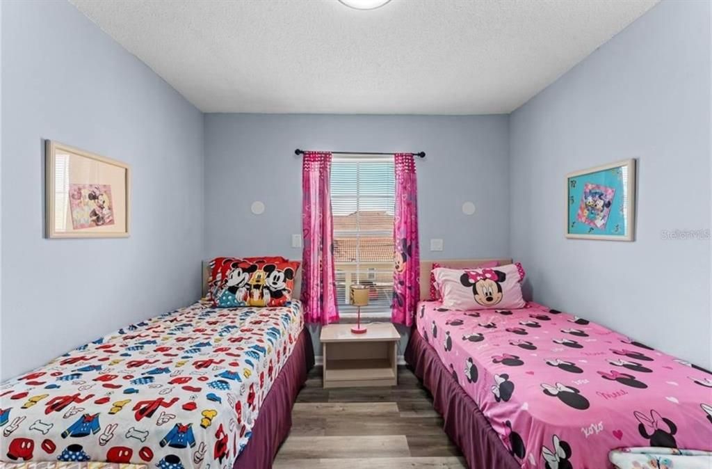For Rent: $1,900 (3 beds, 2 baths, 1291 Square Feet)