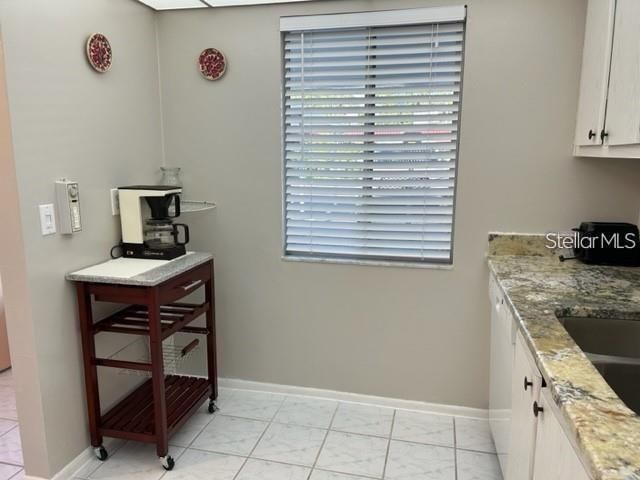 На продажу: $149,900 (2 спален, 2 ванн, 960 Квадратных фут)