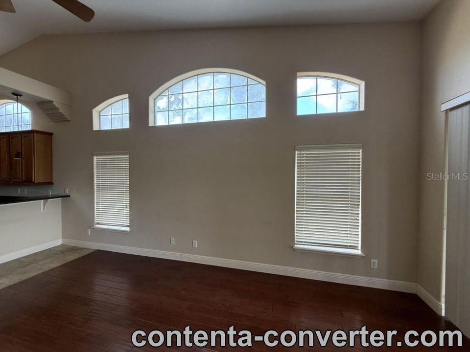 For Sale: $399,900 (2 beds, 2 baths, 2100 Square Feet)