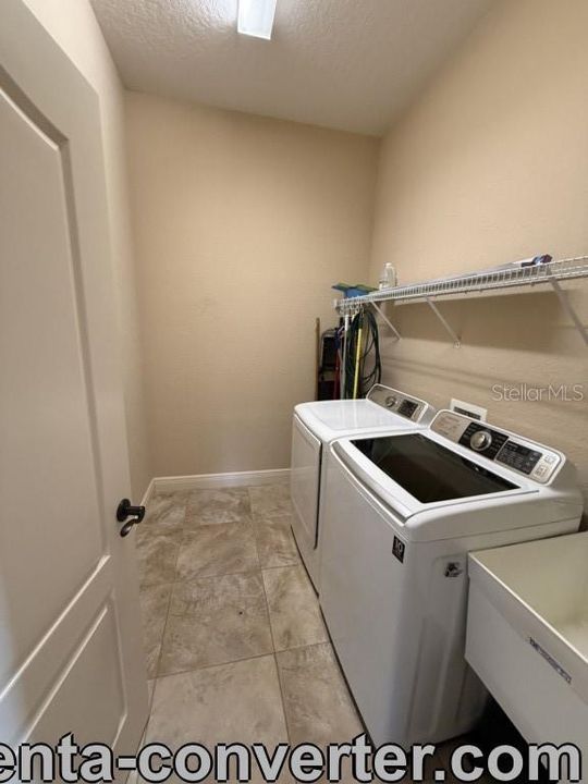 For Sale: $399,900 (2 beds, 2 baths, 2100 Square Feet)
