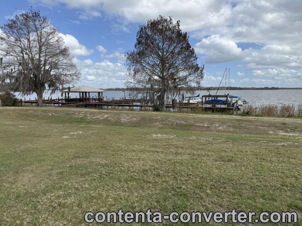 For Sale: $399,900 (2 beds, 2 baths, 2100 Square Feet)