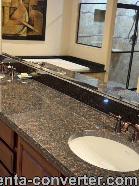 For Sale: $399,900 (2 beds, 2 baths, 2100 Square Feet)