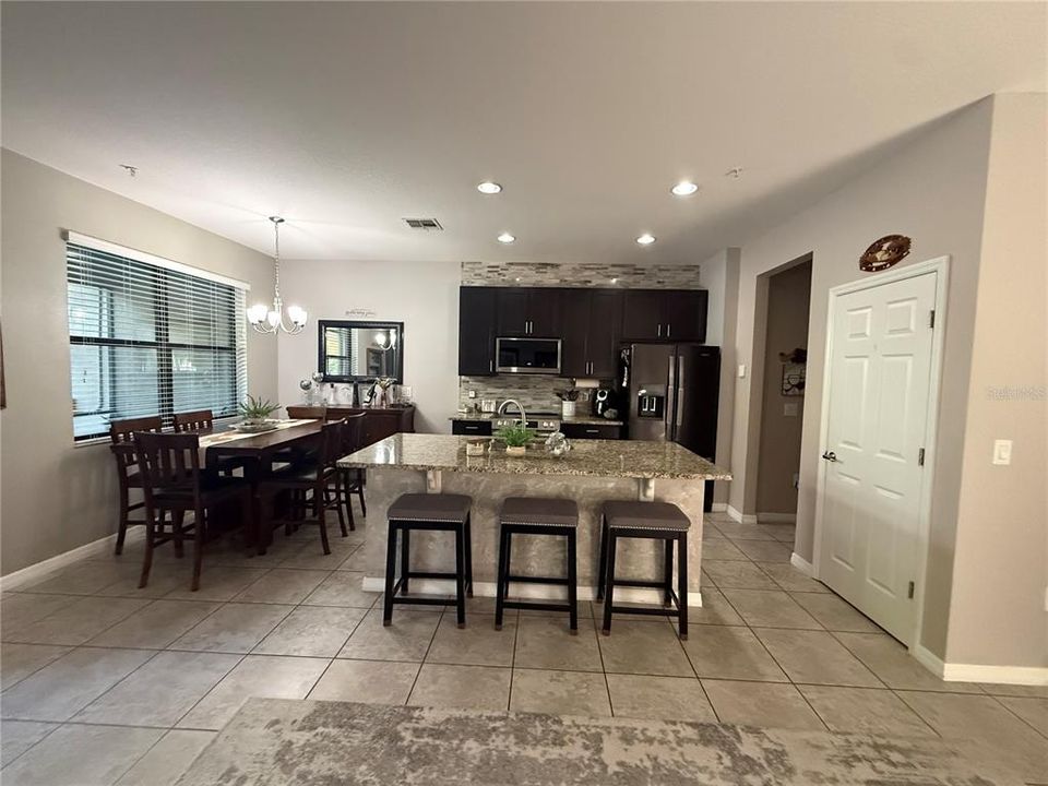 En Venta: $299,990 (3 camas, 2 baños, 1674 Pies cuadrados)