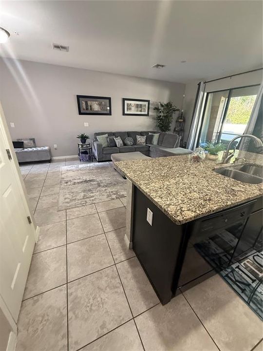 En Venta: $299,990 (3 camas, 2 baños, 1674 Pies cuadrados)