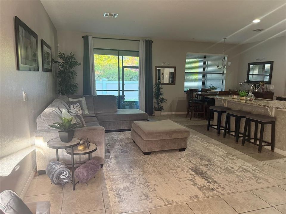 En Venta: $299,990 (3 camas, 2 baños, 1674 Pies cuadrados)