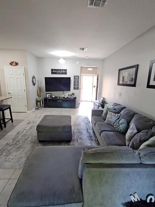 En Venta: $299,990 (3 camas, 2 baños, 1674 Pies cuadrados)