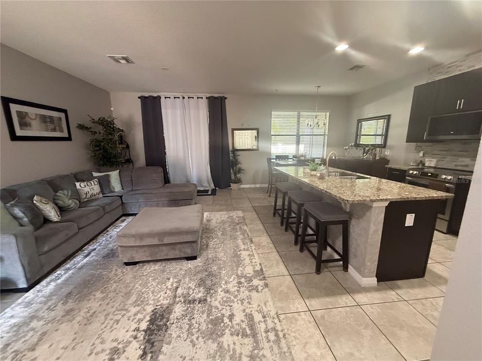 En Venta: $299,990 (3 camas, 2 baños, 1674 Pies cuadrados)