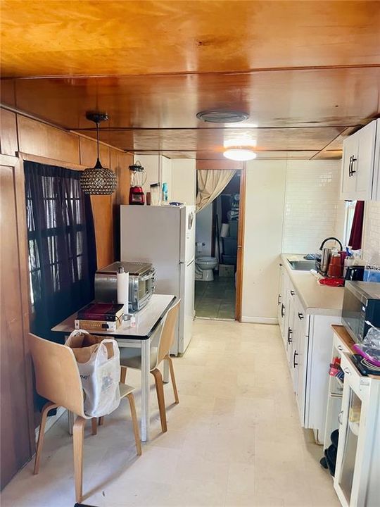 待售: $155,000 (1 贝兹, 1 浴室, 440 平方英尺)