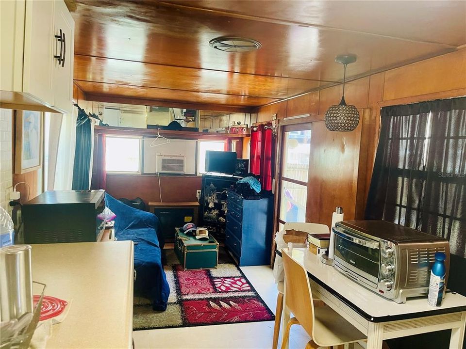 待售: $155,000 (1 贝兹, 1 浴室, 440 平方英尺)