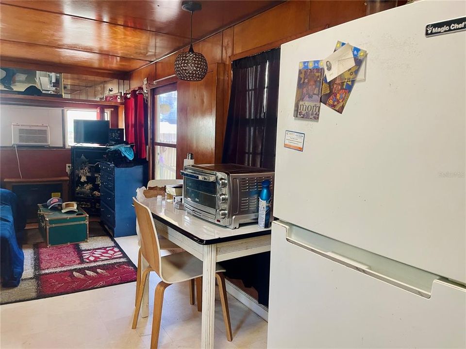 待售: $155,000 (1 贝兹, 1 浴室, 440 平方英尺)