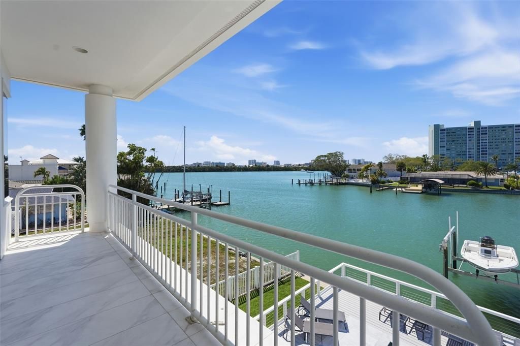 En Venta: $3,495,000 (4 camas, 3 baños, 4944 Pies cuadrados)