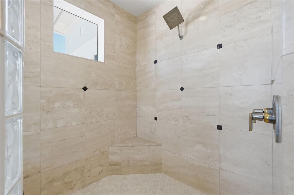 En Venta: $3,495,000 (4 camas, 3 baños, 4944 Pies cuadrados)