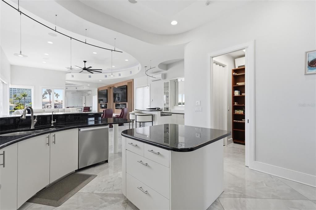 En Venta: $3,495,000 (4 camas, 3 baños, 4944 Pies cuadrados)