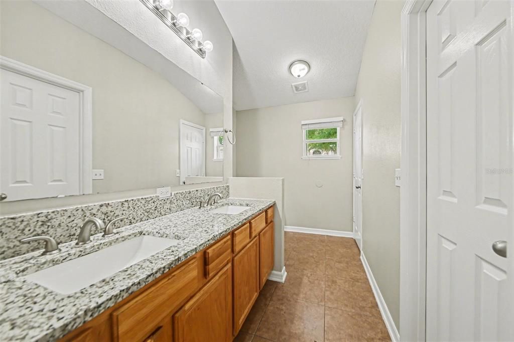 Activo con contrato: $269,900 (3 camas, 2 baños, 1632 Pies cuadrados)